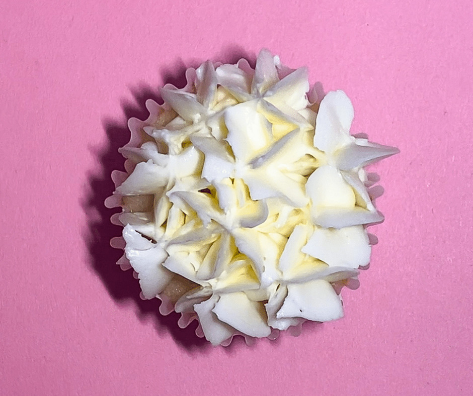 4 Easy Cupcake Designs Using Wilton's 1M Piping Tip - Heaven My Cake