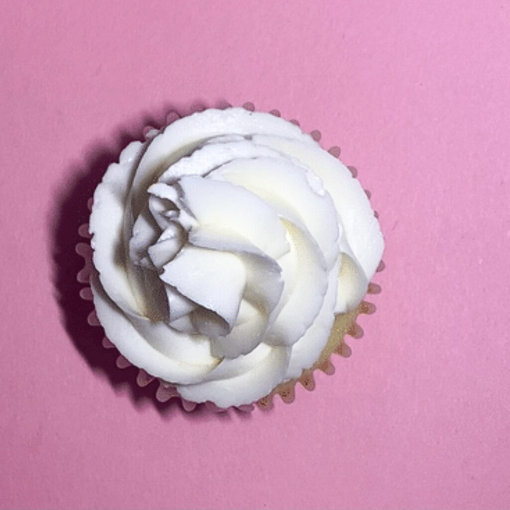 4 Easy Cupcake Designs Using Wilton's 1M Piping Tip - Heaven My Cake